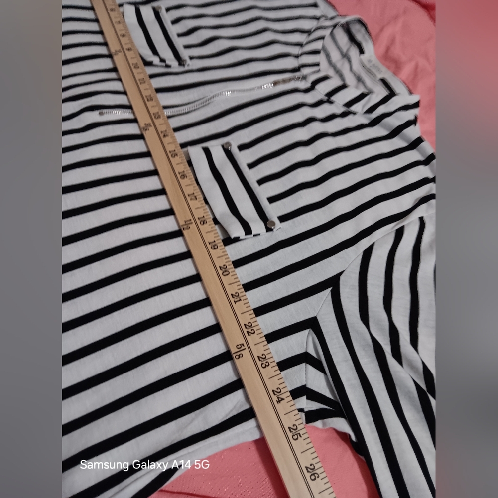 Black/White Striped Blouse, Zip Front Roll Tab Sleeves 3XL - Picture 7 of 13